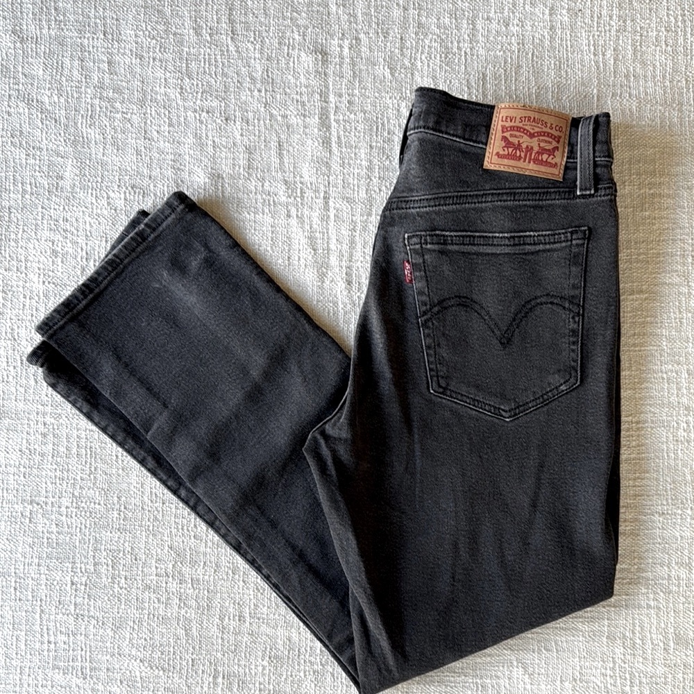 Levi's Wedgie Straight Gray Distressed Jeans